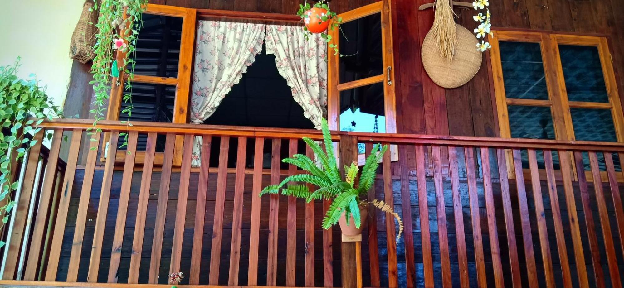 เฮือนน้ำน่าน House By The River Nan Uttaradit Ngoại thất bức ảnh