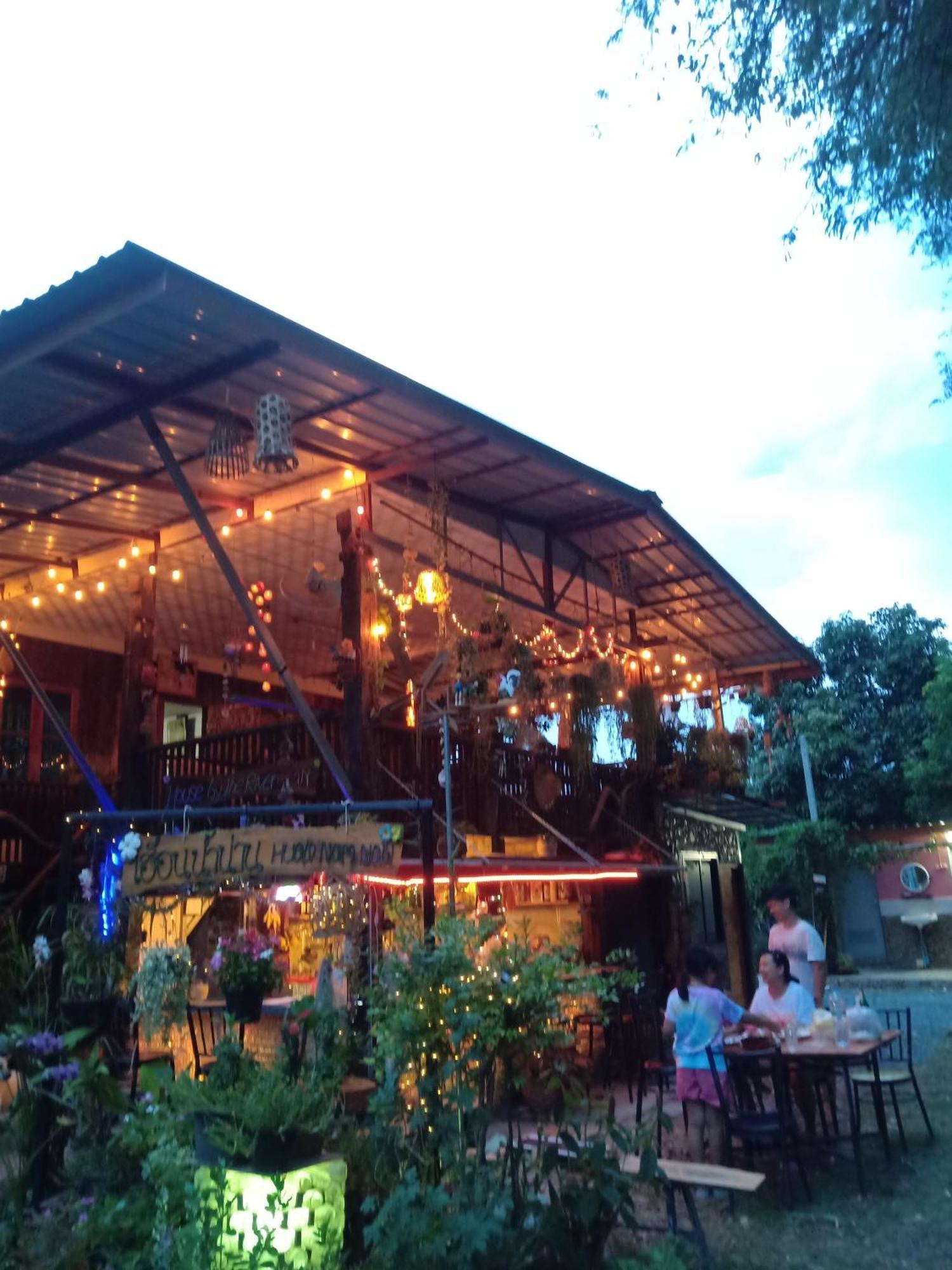 เฮือนน้ำน่าน House By The River Nan Uttaradit Ngoại thất bức ảnh